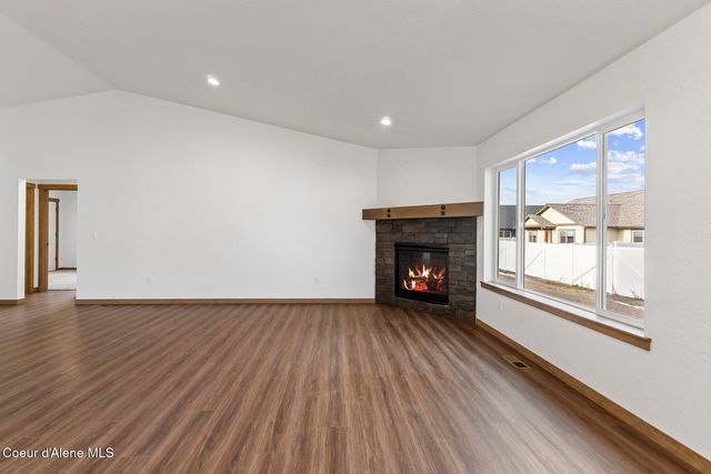 9065 W Swather Ave, Rathdrum, ID 83858