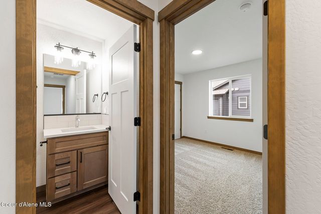 9065 W Swather Ave, Rathdrum, ID 83858