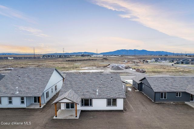 9065 W Swather Ave, Rathdrum, ID 83858