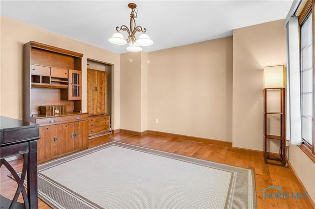 2062 Lexington Drive, Perrysburg, OH 43551