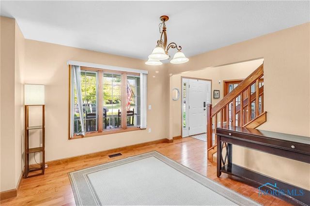 2062 Lexington Drive, Perrysburg, OH 43551