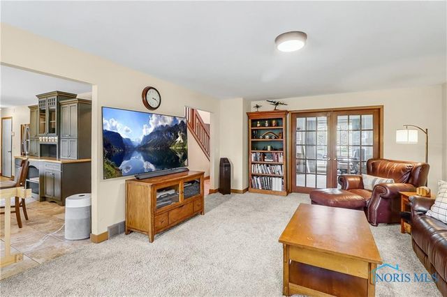 2062 Lexington Drive, Perrysburg, OH 43551