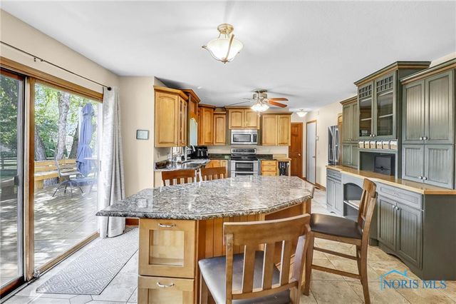 2062 Lexington Drive, Perrysburg, OH 43551