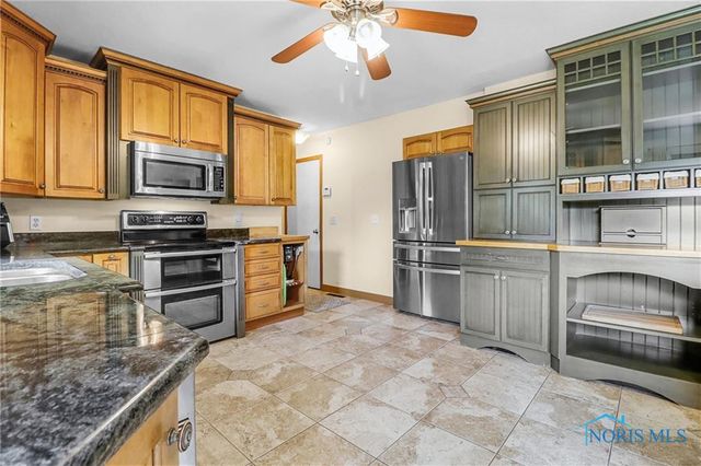 2062 Lexington Drive, Perrysburg, OH 43551