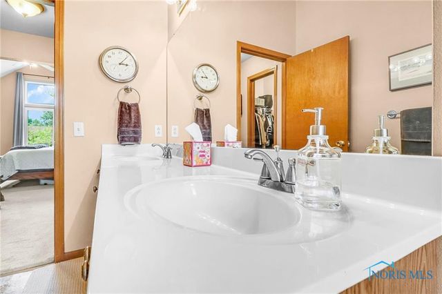 2062 Lexington Drive, Perrysburg, OH 43551