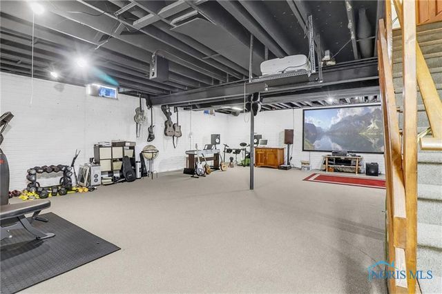 2062 Lexington Drive, Perrysburg, OH 43551