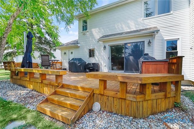 2062 Lexington Drive, Perrysburg, OH 43551