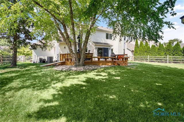 2062 Lexington Drive, Perrysburg, OH 43551