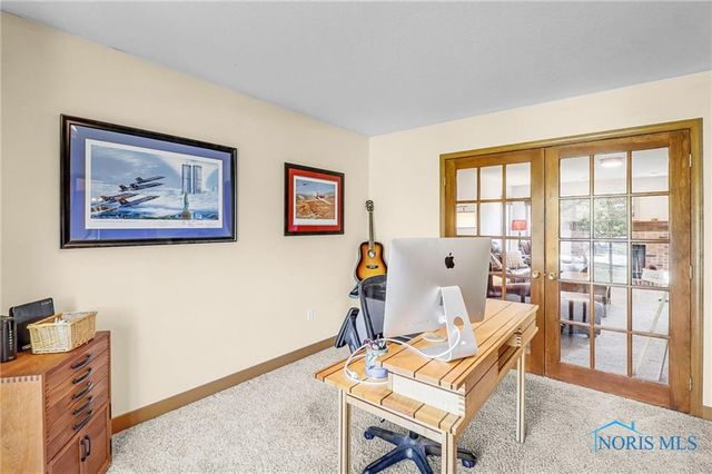 2062 Lexington Drive, Perrysburg, OH 43551