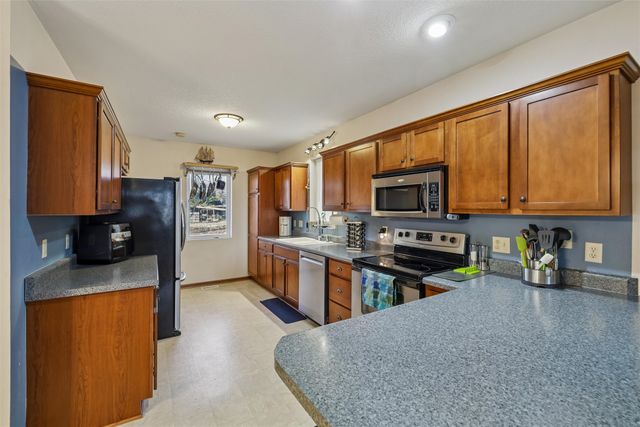 2000 SW 1st Street, Des Moines, IA 50315