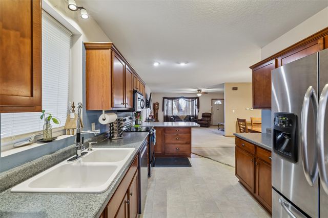 2000 SW 1st Street, Des Moines, IA 50315