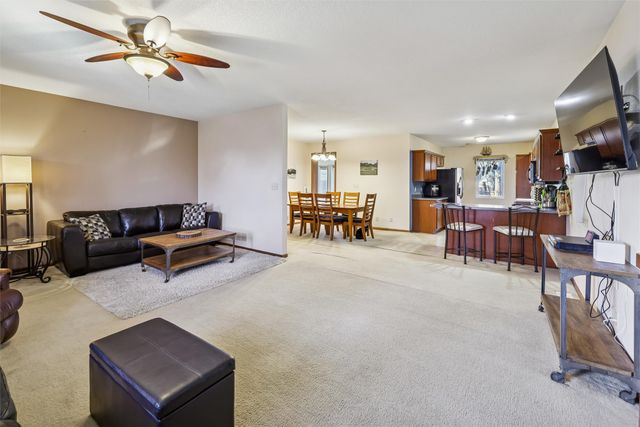 2000 SW 1st Street, Des Moines, IA 50315