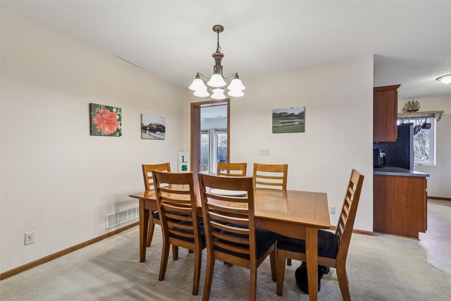 2000 SW 1st Street, Des Moines, IA 50315