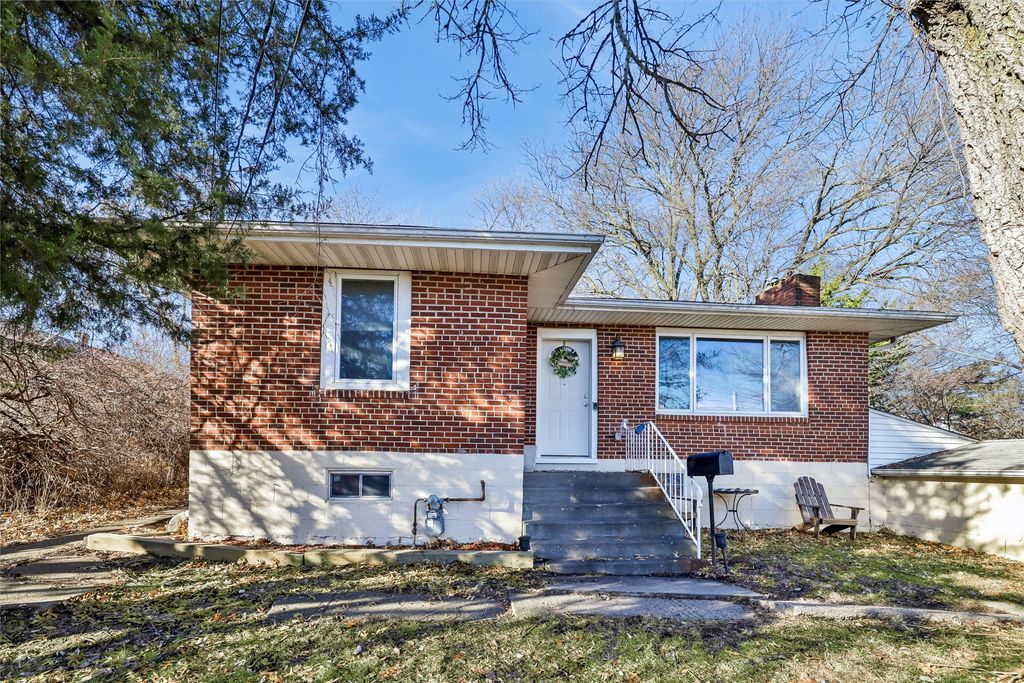 2000 SW 1st Street, Des Moines, IA 50315