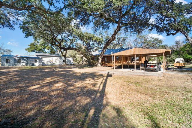 1465 County Road 401, Edna, TX 77957