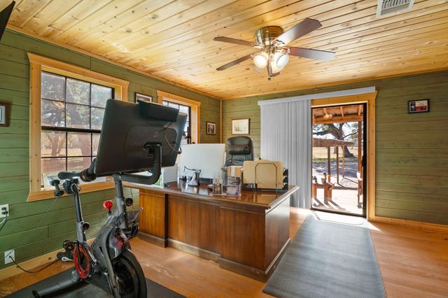 1465 County Road 401, Edna, TX 77957