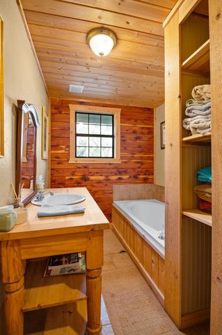 1465 County Road 401, Edna, TX 77957