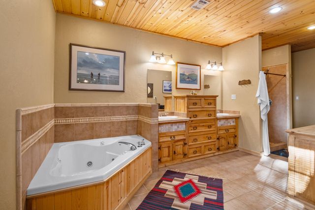 1465 County Road 401, Edna, TX 77957