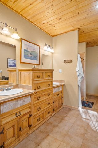 1465 County Road 401, Edna, TX 77957