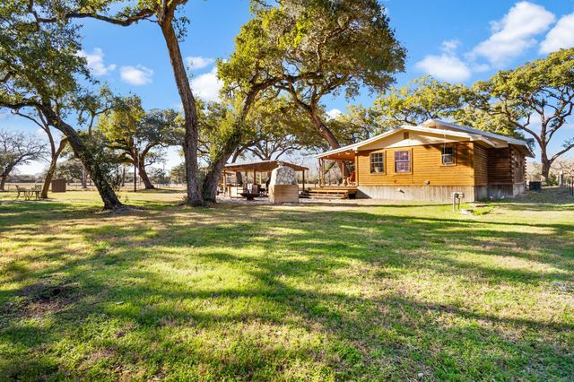 1465 County Road 401, Edna, TX 77957