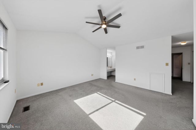 8 O ROURKE CT, Newark, DE 19702