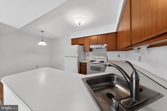 8 O ROURKE CT, Newark, DE 19702