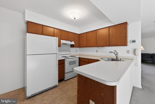 8 O ROURKE CT, Newark, DE 19702