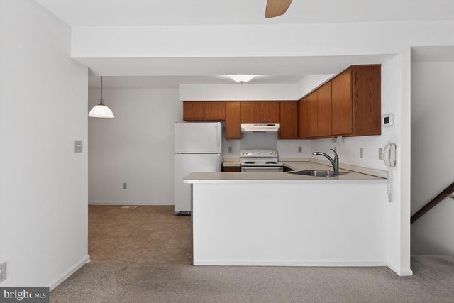 8 O ROURKE CT, Newark, DE 19702