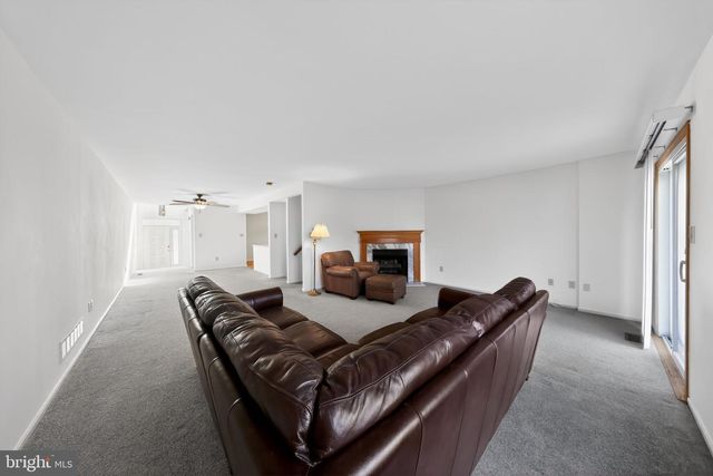 8 O ROURKE CT, Newark, DE 19702