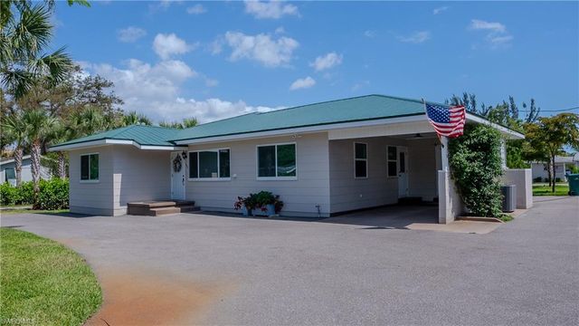 1308 Rosemary LN, Naples, FL 34103