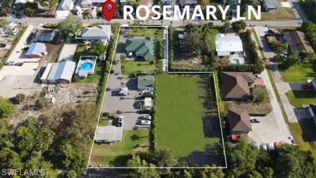 1308 Rosemary LN, Naples, FL 34103