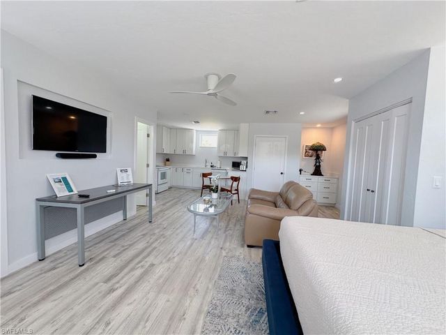 1308 Rosemary LN, Naples, FL 34103