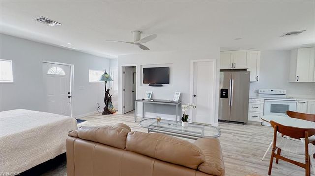 1308 Rosemary LN, Naples, FL 34103