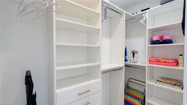 1308 Rosemary LN, Naples, FL 34103