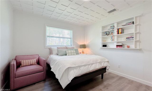 1308 Rosemary LN, Naples, FL 34103