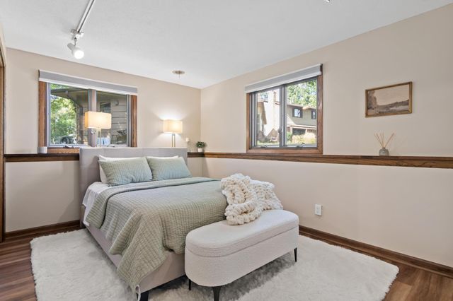 1911 Serendipity Court, New Brighton, MN 55112