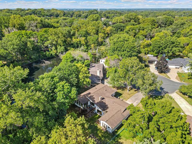 1911 Serendipity Court, New Brighton, MN 55112