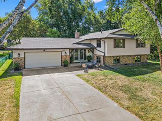 1911 Serendipity Court, New Brighton, MN 55112