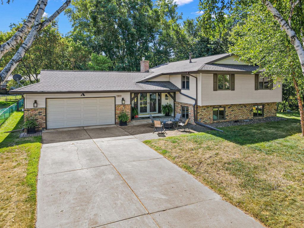 1911 Serendipity Court, New Brighton, MN 55112 — exterior