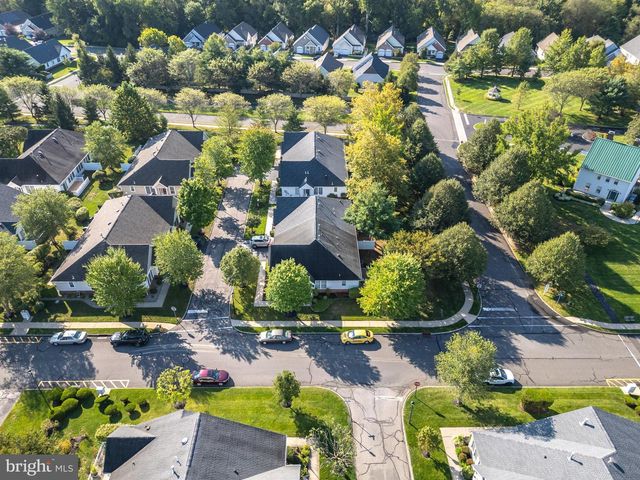 233 BURHOLME DR, Hamilton, NJ 08691