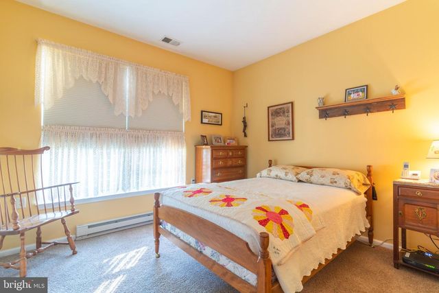 233 BURHOLME DR, Hamilton, NJ 08691