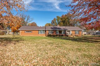 1015 E Clark Street, Litchfield, IL 62056