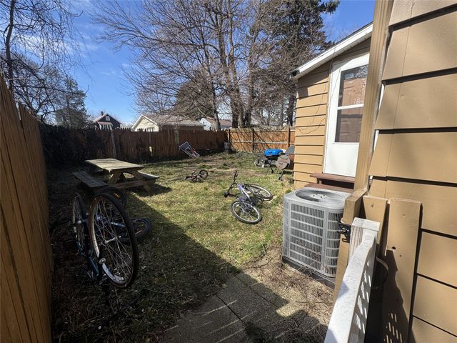 222 POPLAR Street, Erie, PA 16507