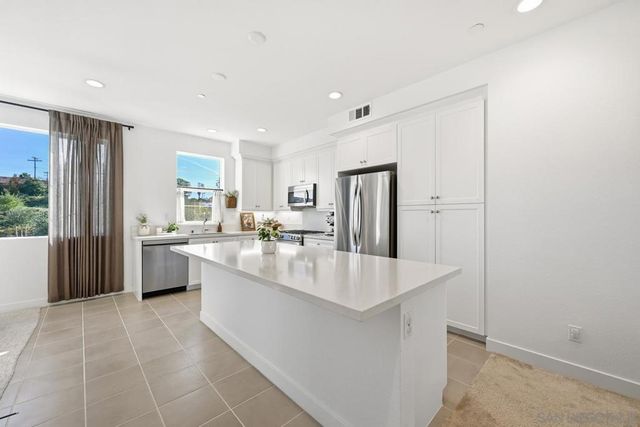 2217 Brix Gln, Escondido, CA 92025