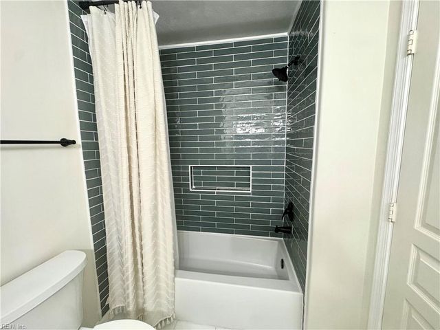 3210 Duke Of Glouchester DR, Suffolk, VA 23434