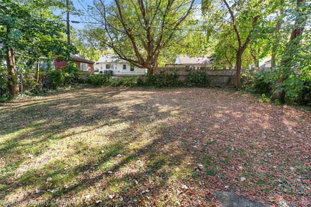 10111 Corning Street, Oak Park, MI 48237