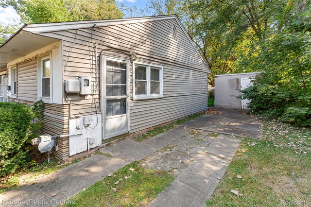 10111 Corning Street, Oak Park, MI 48237
