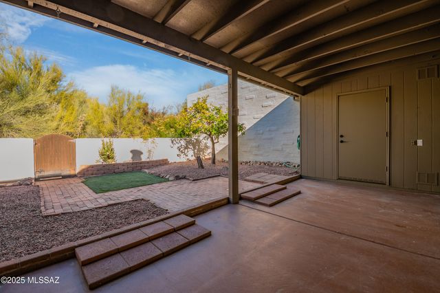 7487 E Wandering Road, Tucson, AZ 85750