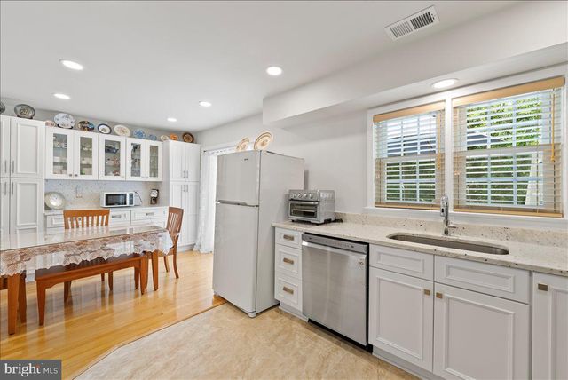 9348 PETER ROY CT, Burke, VA 22015