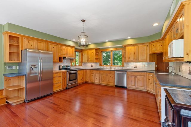 57 Old Mill Rd, Harvard, MA 01451